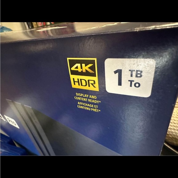 PS4 Pro - Picture 2 of 9